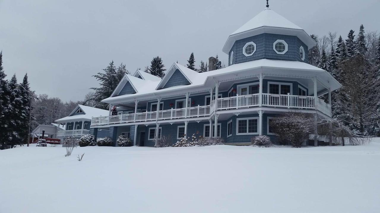 La Maison Bleue Du Lac Wallace Coaticook Εξωτερικό φωτογραφία